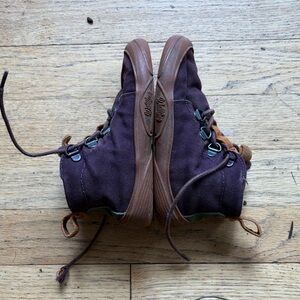 Wildling Toddler boots size 9.5US